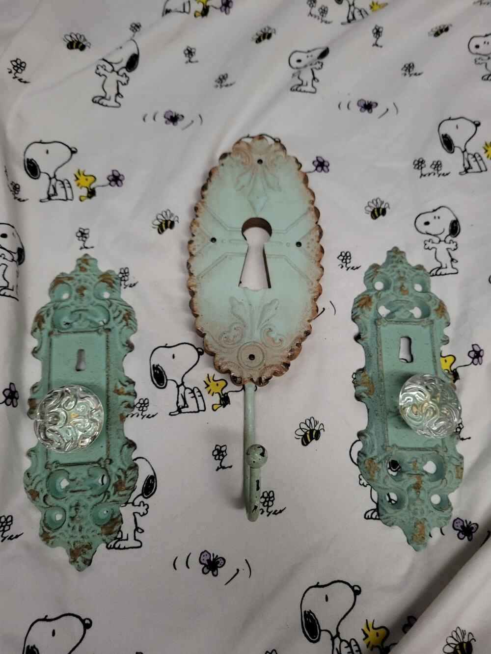 Cast Iron Victorian Door Plate W/Glass Knob & Keyhole Repro Coat Hook X 2 Bonus